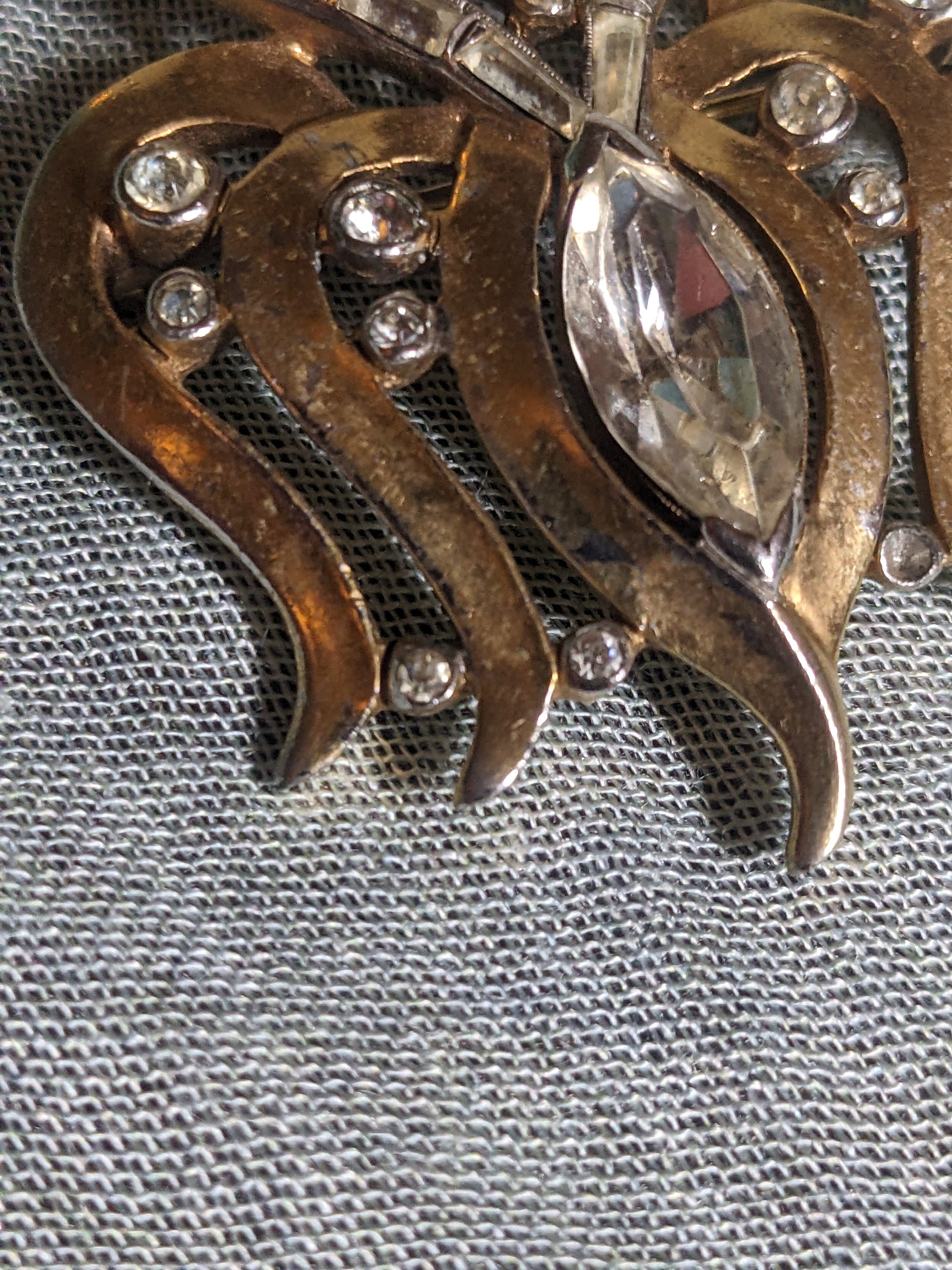 Broche Ancienne Vintage En Métal Doré - Signée Mazer - Occasion