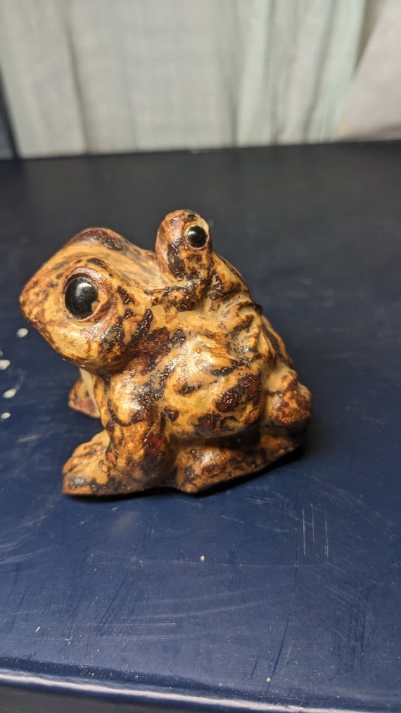 FREE SHIPPING- Vintage Japanese Made Shigaraki Ware Frog Figurine