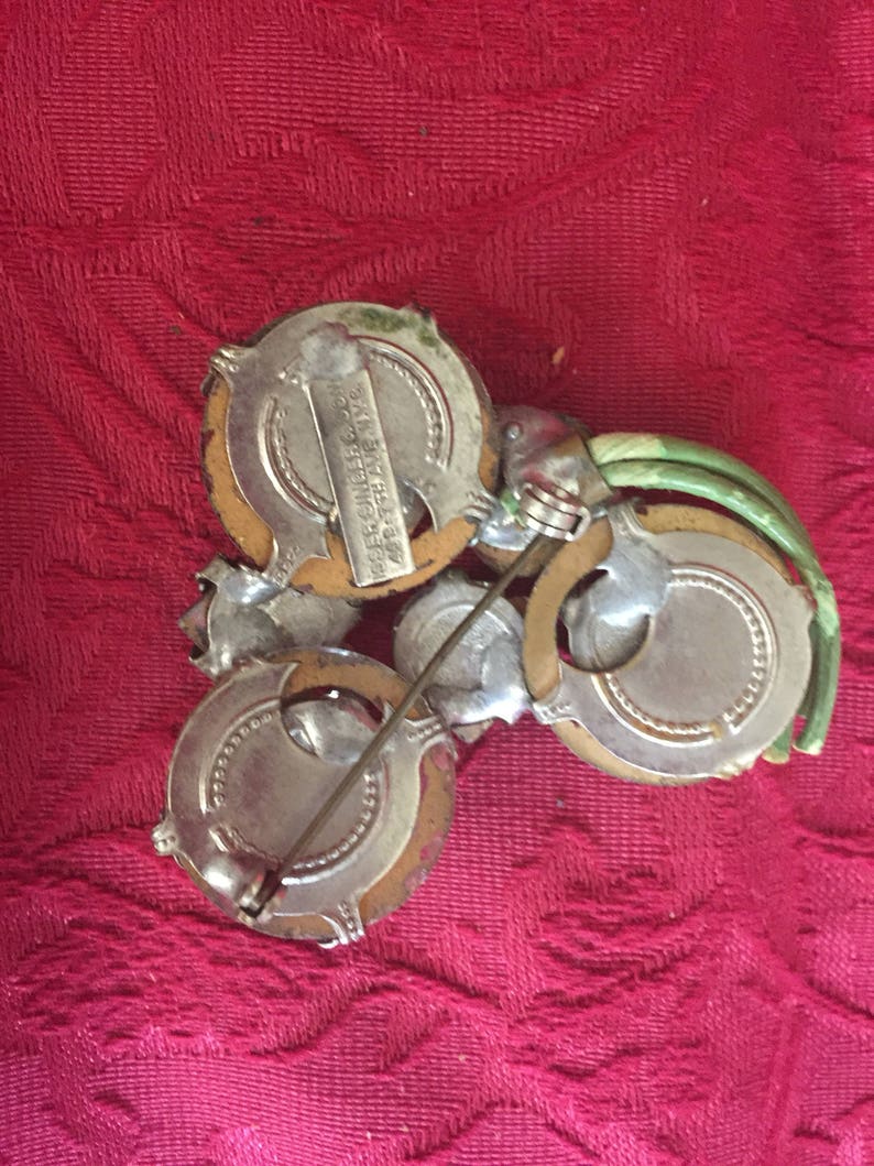 Brooch Vintage-Isser Singer and Son FREE SHIPPING
