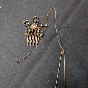 FREE SHIPPING- Vintage Copper Toned Hair Comb/ Barrette with Chained Hair Pin. Flower with Clear Glass Rhinestones. 2&quot; Wide