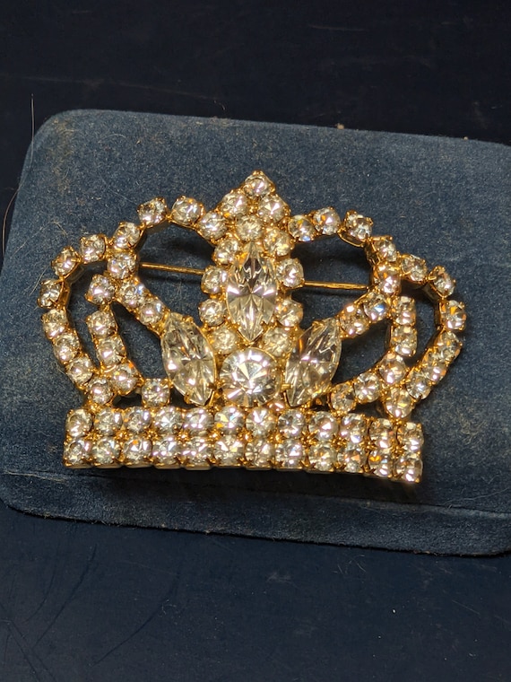 FREE SHIPPING- Vintage Gold Tone Crown Shaped Brooch Encrusted