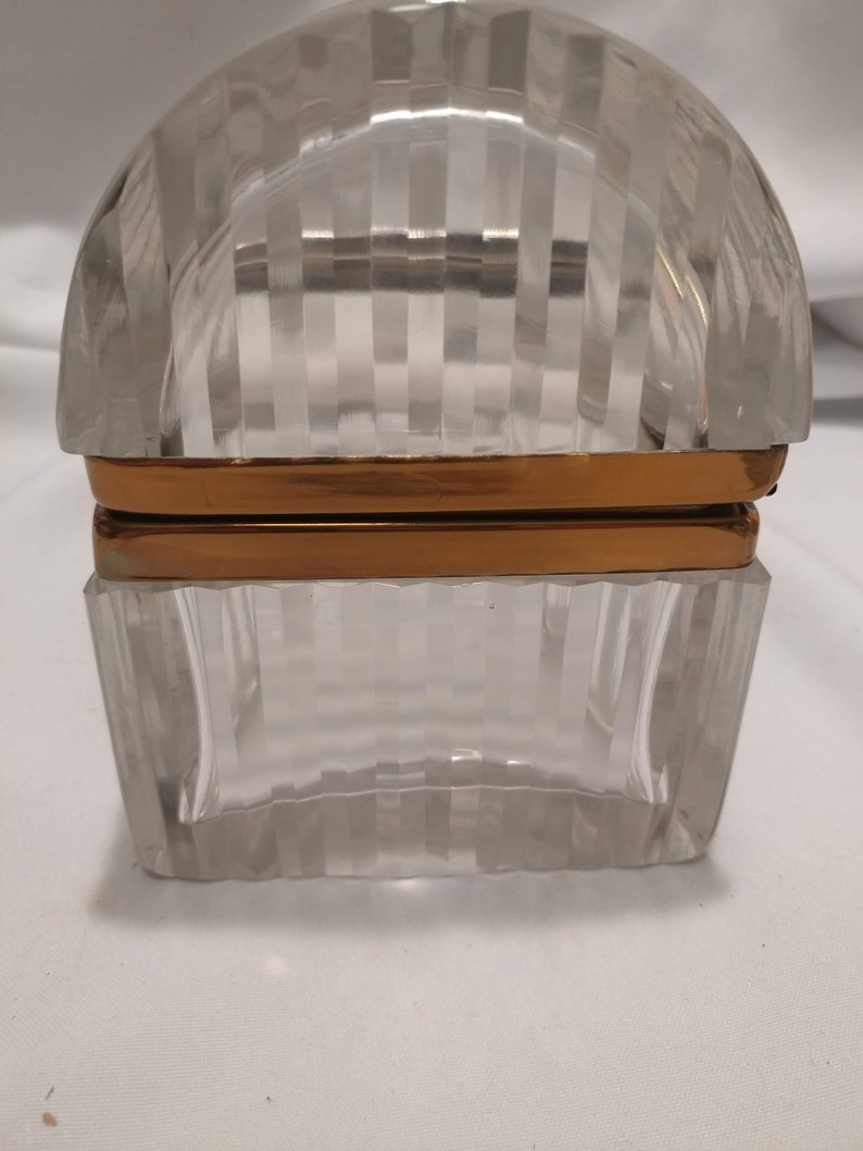 FREE SHIPPING Heavy Crystal Hinged Lid Casket Box with Brass Band Bonnet Style Lid Ribbed Lid /& Sides