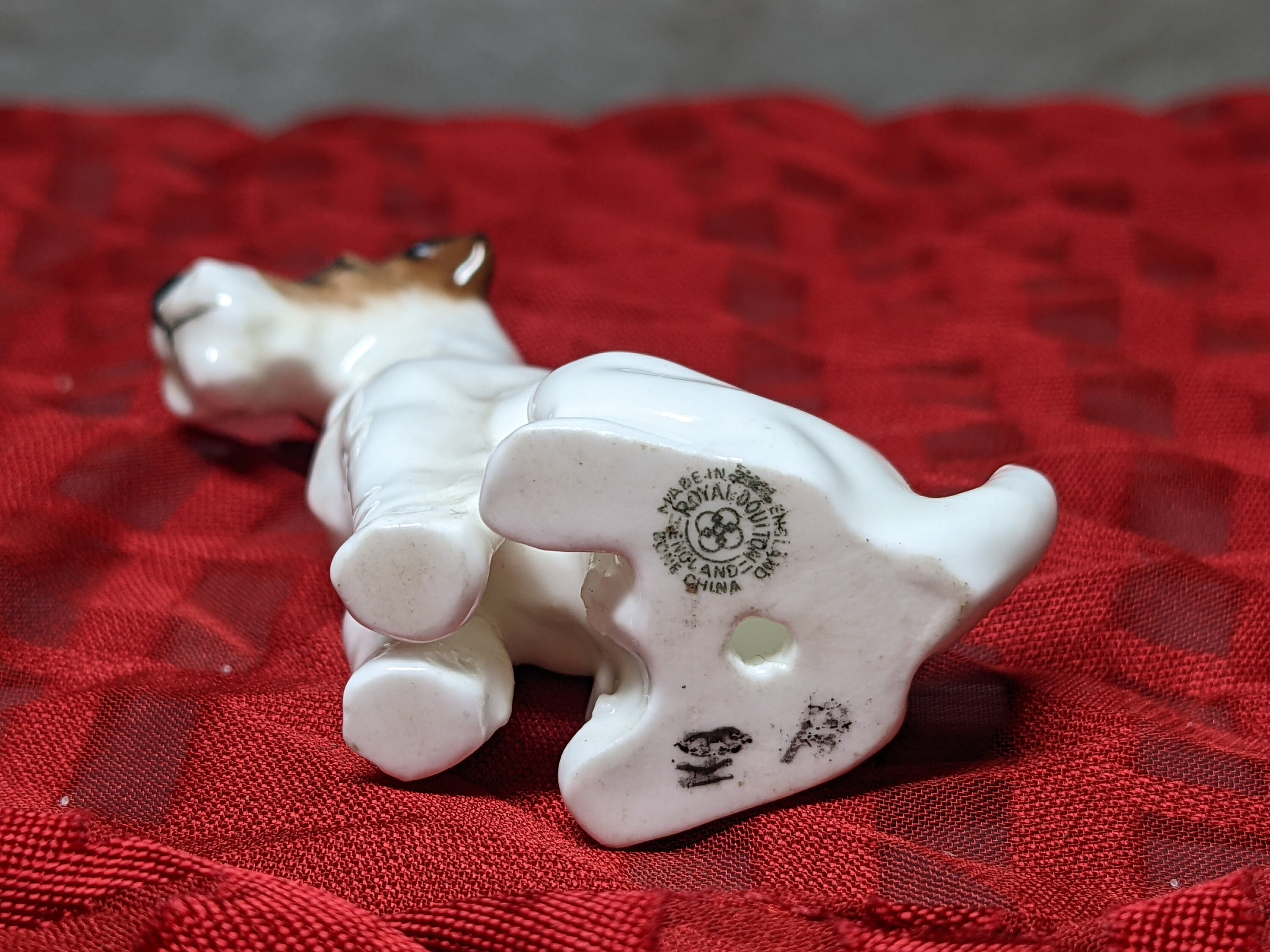 FREE SHIPPING- Vintage Royal Doulton Porcelain Dog Figurine