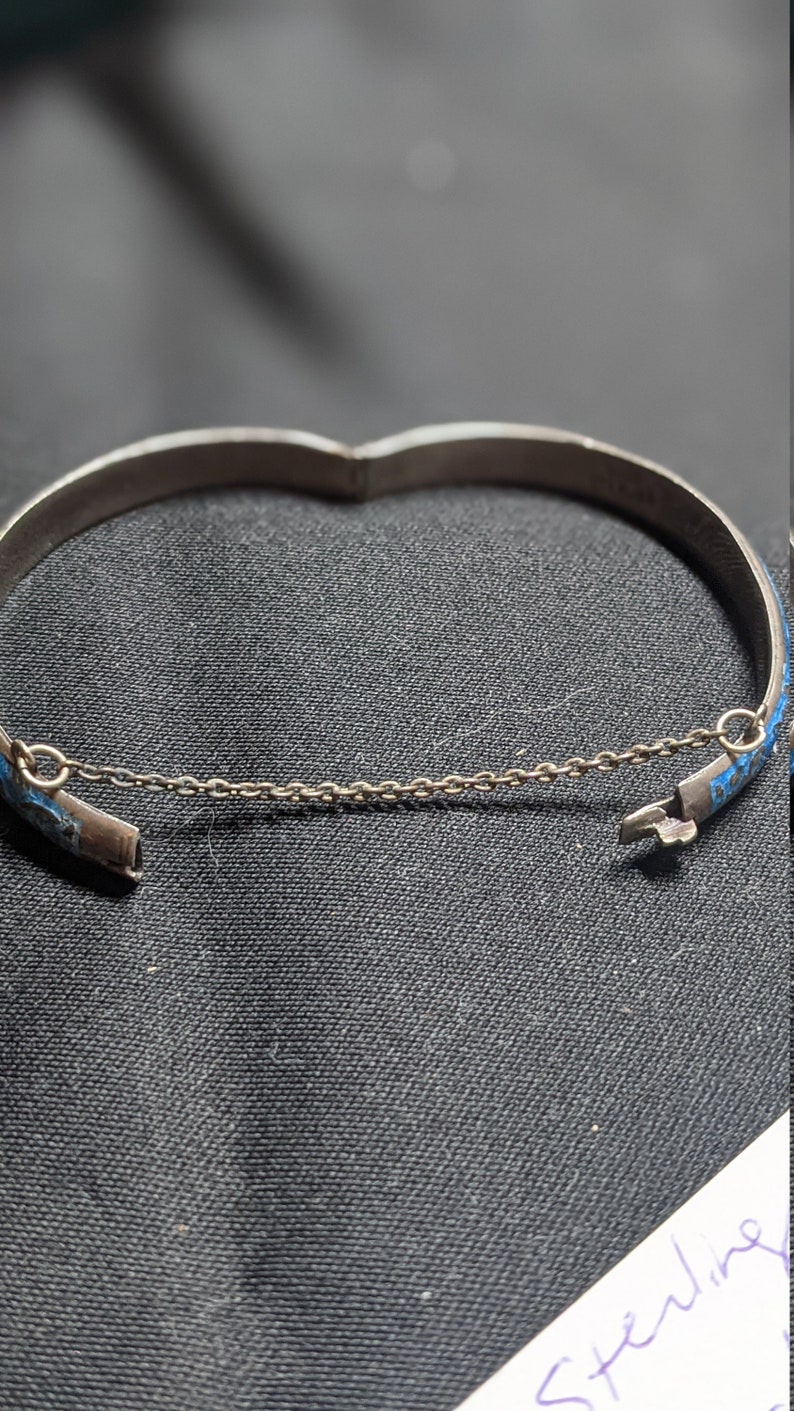 Vintage Sterling Silver Bangle Bracelet with Hinged Clasp /& Safety Clasps FREE SHIPPING See Item Description! Etched Floral Pattern