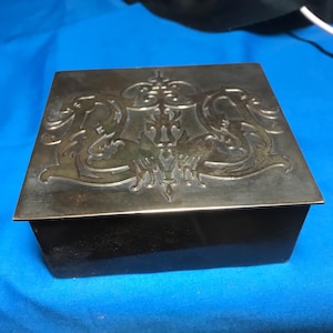 FREE SHIPPING- Vintage Art Deco Bronze Cigarette Humidor/box with 2 ashtrays and hinged lid. Designed by Silvercraft # 4458
