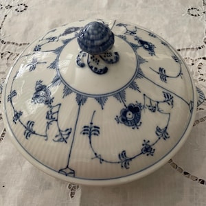 FREE SHIPPING- Royal Copenhagen-Blue Fluted Plain Round Lidded Bowl