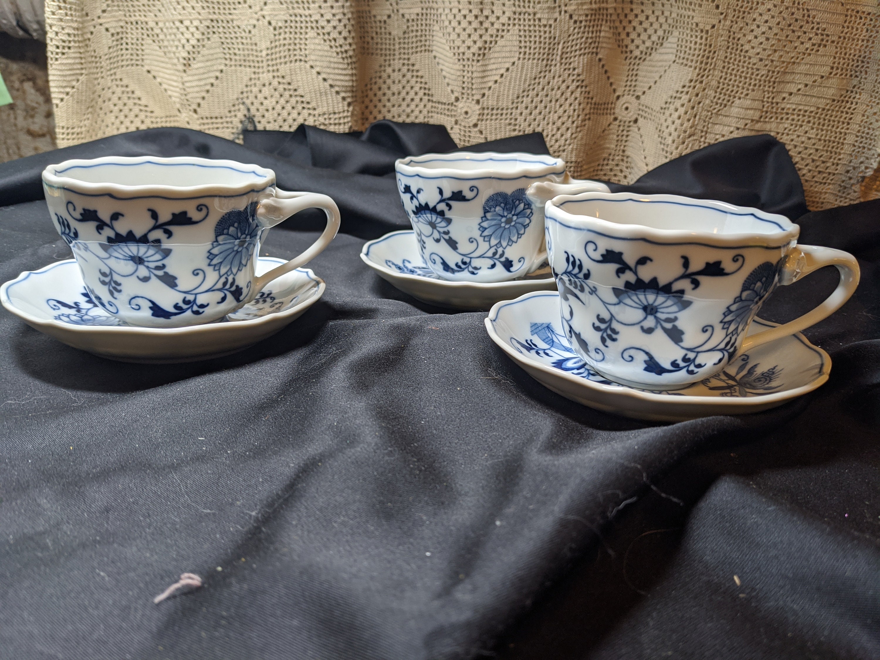 FREE SHIPPING- Vintage Blue Danube Japan Fine China. Set of 3