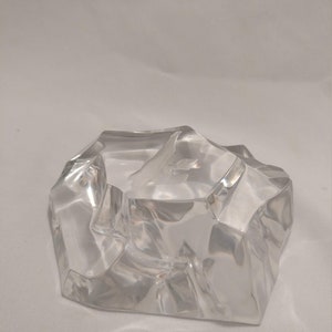 FREE SHIPPING Val St. Lambert Crystal Paperweight with Etched Reclining Lady. Beautiful Condition 3-3/4 Wide x 2-1/4 Tall image 3