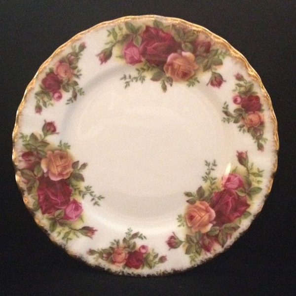 FREE SHIPPING-Fantastic-Original-Vintage-1962-Old Country Roses-Royal Albert-Bone China-Made England-Bread And Butter- 6 1/4"-Plate