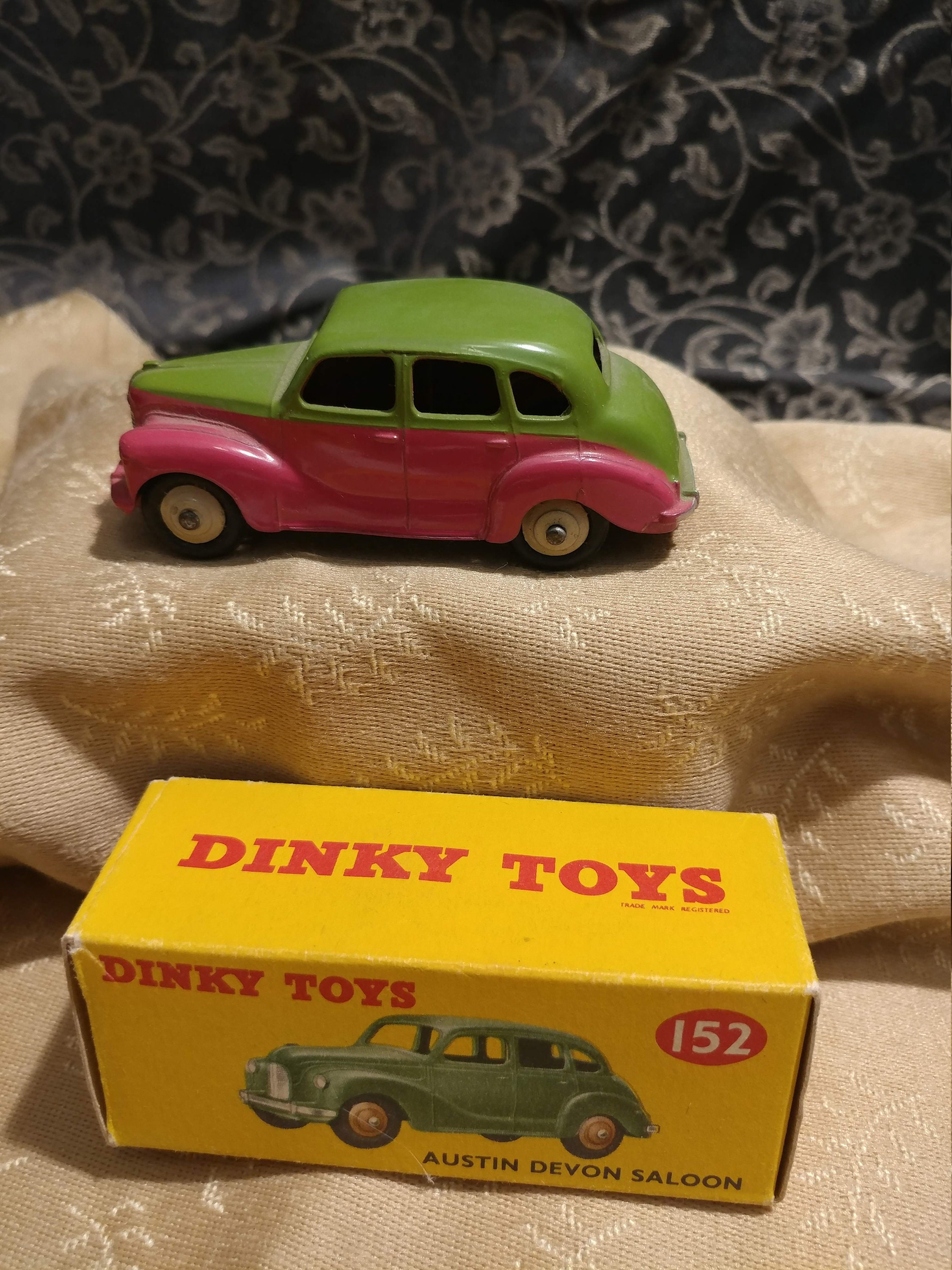 美品　DINKY TOYS AUSTIN SOMERSET ミニカー Vtg Dinky Toys #161 Austin Somerset Car Sky Blue Man Cave