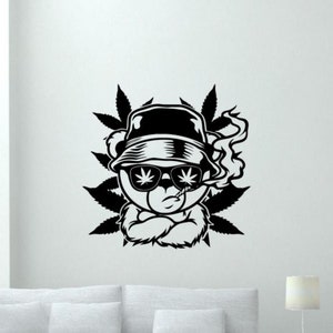 Naklejka ścienna Misia Miś Naklejka winylowa Palenie zioła Joint Marihuana Dekoracja ścienna Sztuka Samochód Ciężarówka Znak Drukuj Jaskinia Człowieka Plakat Szablon Prezent Mural 1927