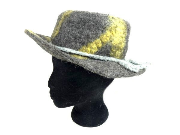 Vintage grijze en gele vilten hoed vilten hoed handgemaakte vintage hoed vintage retro design boater hat stijl Accessoires Hoeden & petten Boaters & Panamahoeden 