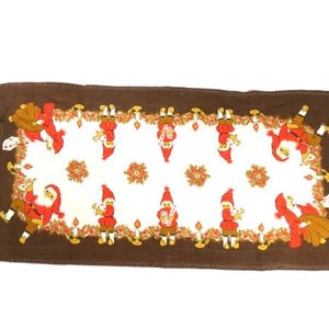 Vintage Christmas Elves Table Runner Scandinavian Design Brown Red Nr 3
