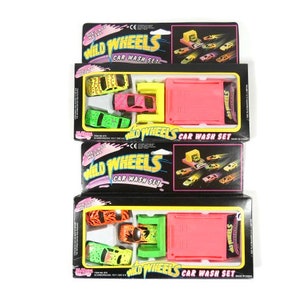1 Vintage Wild Wheels Car Wash Set 1991 Sealed Die Cast Metal