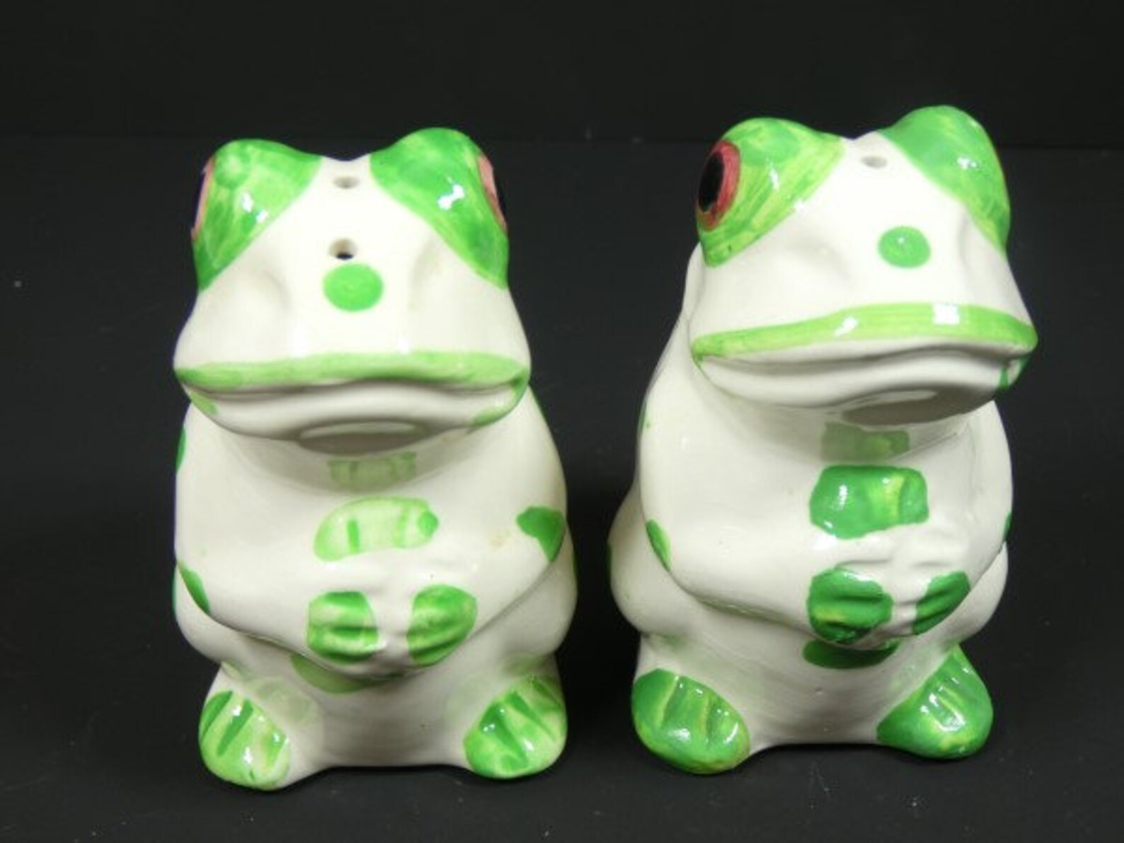 Green Frogs Salt And Pepper Shaker Set Vintage Frogs Ceramic Etsy