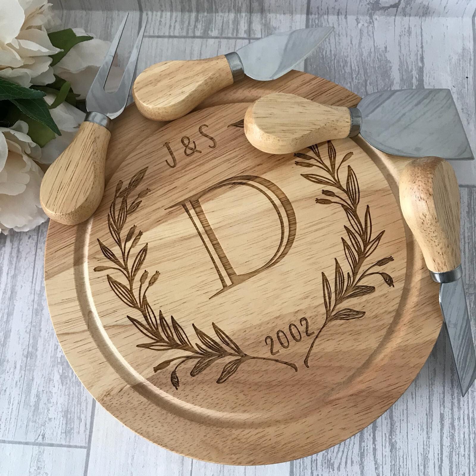 Personalised engraved cheese board with knives initials Etsy