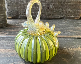 Glass Pumpkin 53-58-T Walker&Bowes