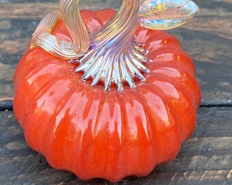 Glass Pumpkin 3955-38-T Walker&Bowes
