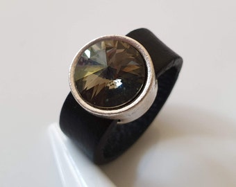 Leather ring with ring bead in different colors, sizes and ring beads