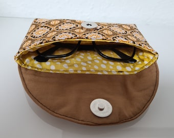 Cotton glasses case, individually and handmade.