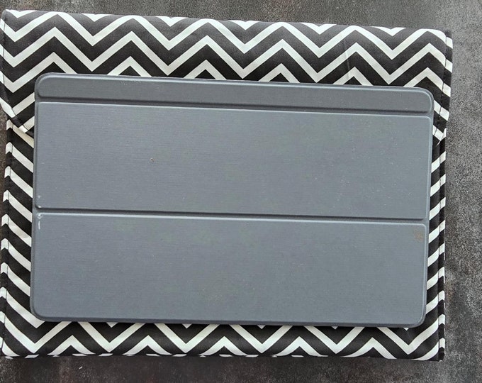 Custom-made tablet case / Hand-sewn - various designs