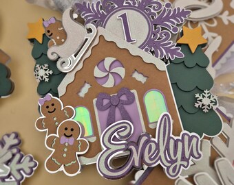 Adorno personalizado para tarta de casita de jengibre: Nombre, edad y decoración de cuento de hadas invernal personalizados.