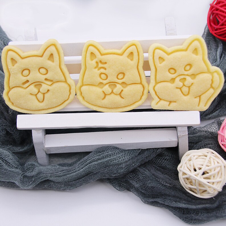 10 Pcs set Mini Shiba Inu cookie Cutters Plastic 3D Cartoon Biscuit Mold Cookie mold