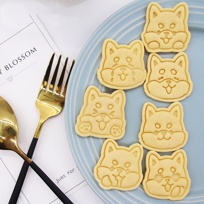 10 Pcs set Mini Shiba Inu cookie Cutters Plastic 3D Cartoon Biscuit Mold Cookie mold