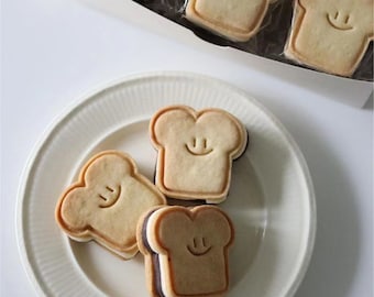 New Toast smiling face Cookie cutter Biscuit Mold, Cookie Stamp, Kitchen Baking Pastry Bake ware Tool