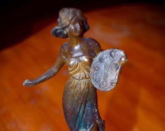 Antiek Frans bronzen beeld van een schilderes op marmer.          Artikelnummer: C248