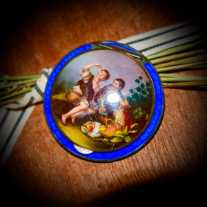 Antique Sterling Silver Enamel Compact/ Pill Box With Scenery       Sku:  C462