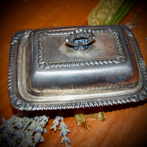 Silverplated Small Butter Dish                                      Sku: C233