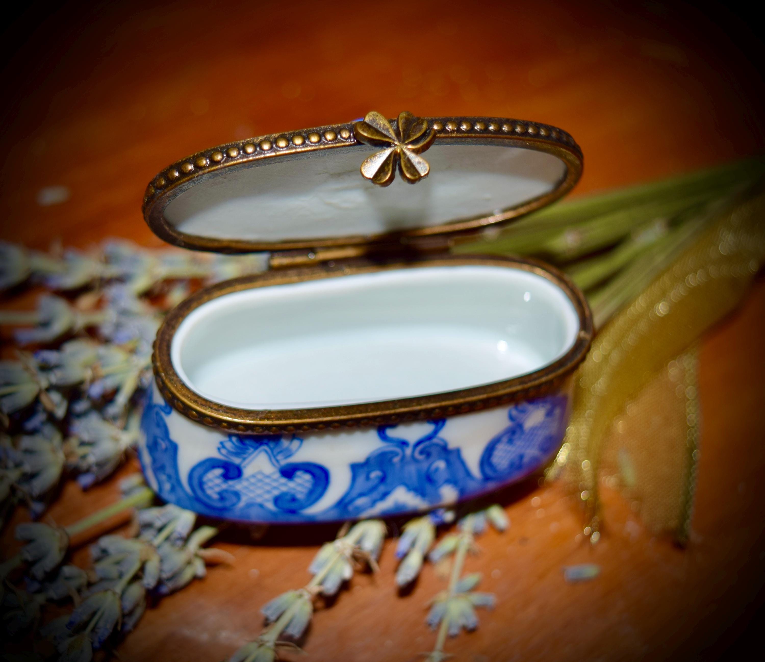 フランス製リモージュボックス ブルー＆ホワイト SKU: L360 - Etsy 日本