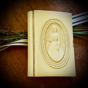 Antique Miniature Celluloid Petit Paradis De L&#39;ame Chrétienne French Prayer Book              Sku: R003