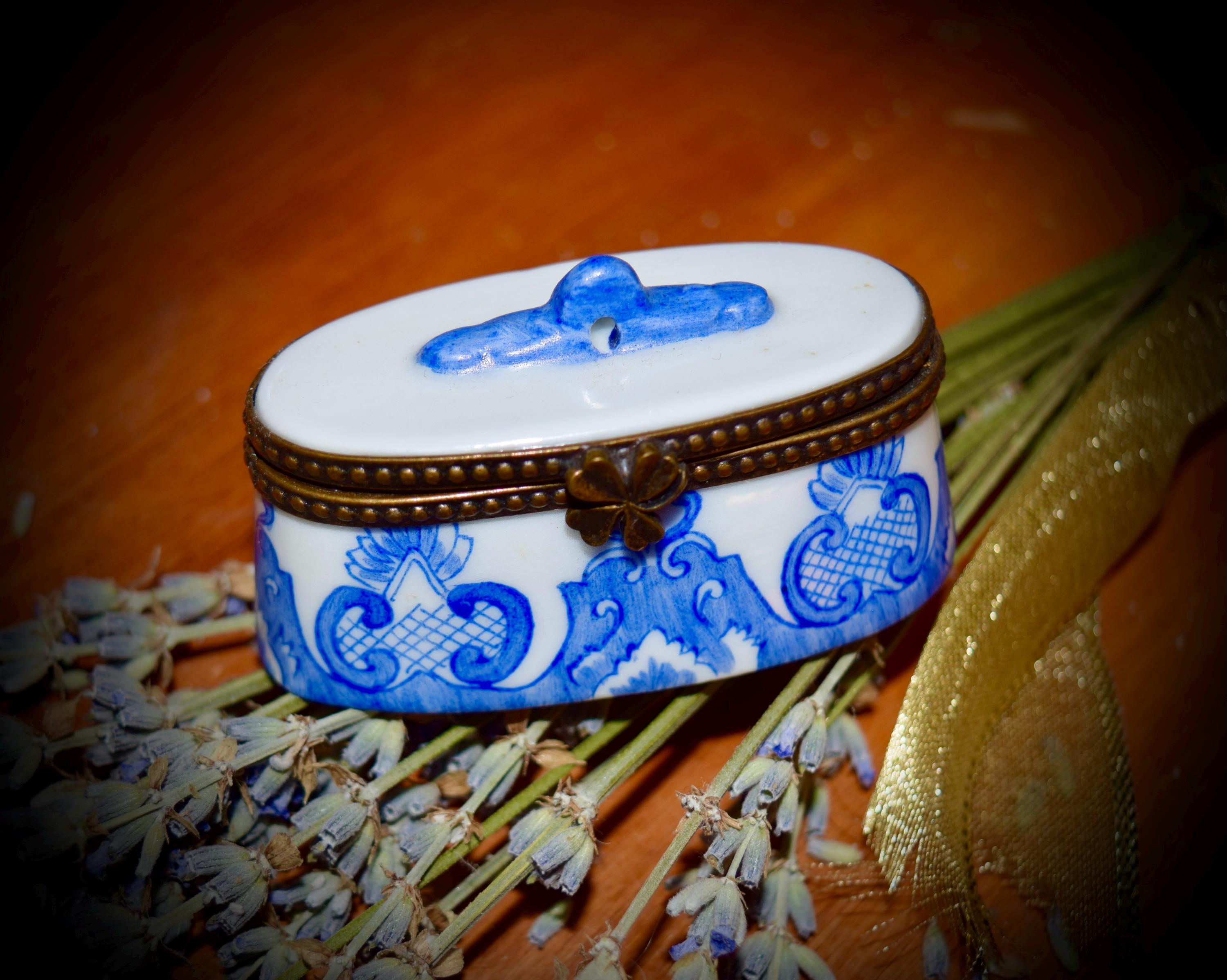 フランス製リモージュボックス ブルー＆ホワイト SKU: L360 - Etsy 日本