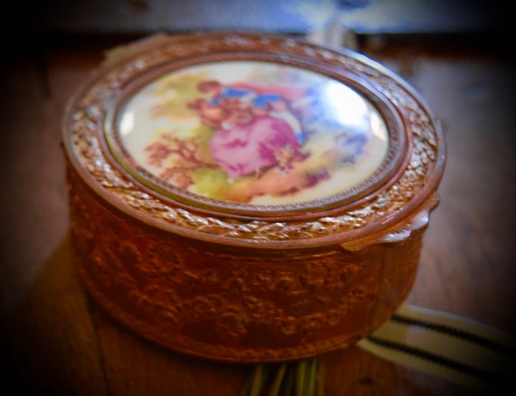 Antique French Jewelry Box with Hand Painted Scen… - image 6