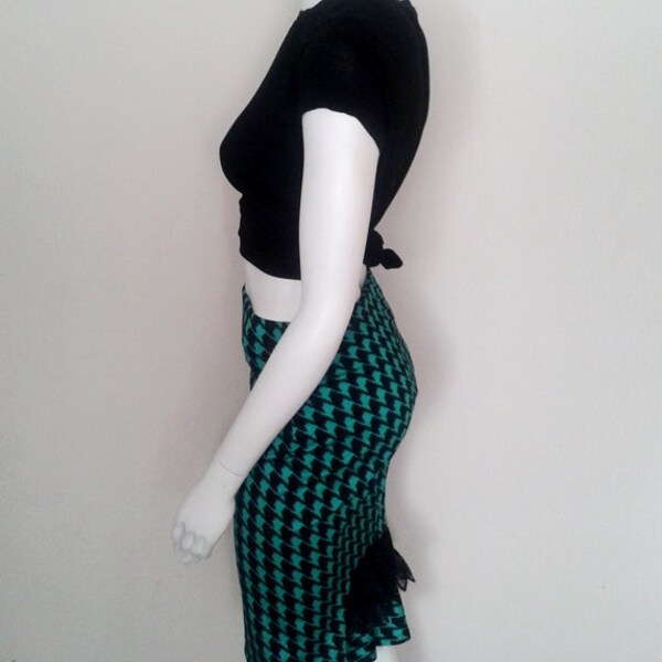 Black and teal houndstooth bodycon pencil skirt with back bustle detail – Made to Order.