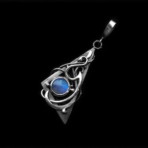 Drahtgewickelter Sterlingsilber-Anhänger mit Mondstein, Drahtwicklung, dreieckiger geometrischer Anhänger, Vintage-Fantasieschmuck, Hexerei-Elfenschmuck