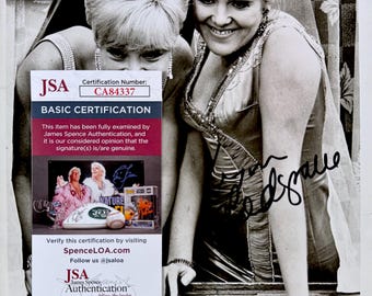 Lynn Redgrave Signed Autographed 8