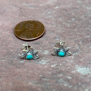 Sterling silver and genuine turquoise earrings. PS18
