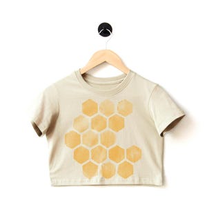 Haut court à motif nid d&#39;abeille : chemise Bee Lover