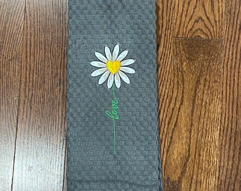 Daisy Towel- Floral Towel- Spring Decor- Housewarming Gift- Embroidered Towel- Spring Gift- Spring Embroidery- Spring Towel- Handmade Towel