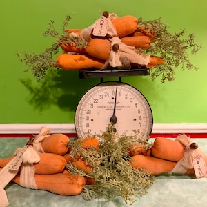 Primitive Carrot Bunch: Farmhouse Kitchen Decor, Cinnamon Scented