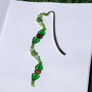 Handmade Beaded Vine Bookmark, Nature Metal Hook Bookmarker, Tigers Eye & Quartz Crystal Charm, Aesthetic Book Accessory, Bookish Gifts