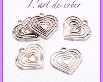 10 pendentifs ,Breloques COEUR couleur argent