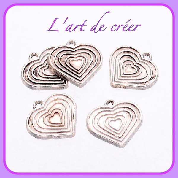 10 pendentifs ,Breloques COEUR couleur argent