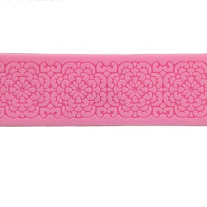 Moule Silicone Dentelle 15.7 cm x 4.7 cm cm , neuf , idéal pour la décoration image 2