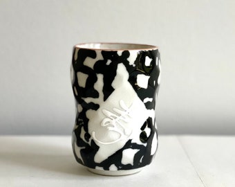 Vintage Black & White Ceramic vase with Chinese signs, ceramic cup