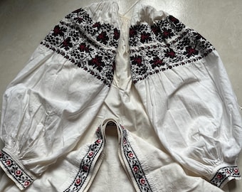 Vyshyvanka Woman Ukrainian national antique 1930 embroidered dress XS-S Chernigiv Ukraine