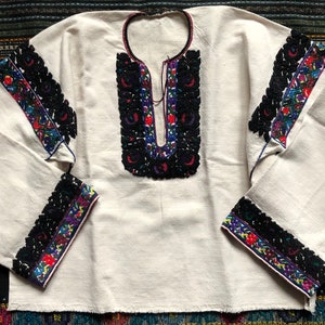 Vyshyvanka Ukrainian national rare vintage 1930 embroidered blouse XS-S Ukraine